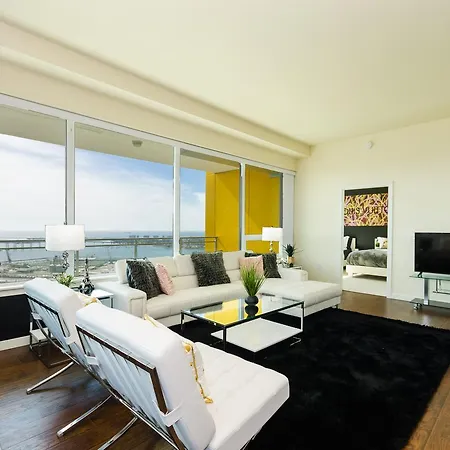 Popular Downtown San Diego Louis Vuitton 2600Sqft Penthouse Hotel